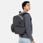 duplo acolchoado jeans preto disfarçado Eastpak mochilas 484BB30 - Image 3